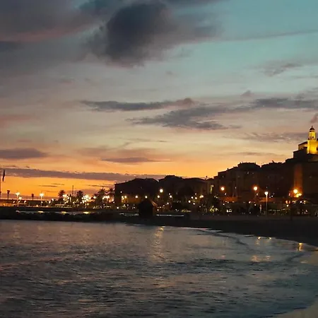 Splendide Front De Mentone